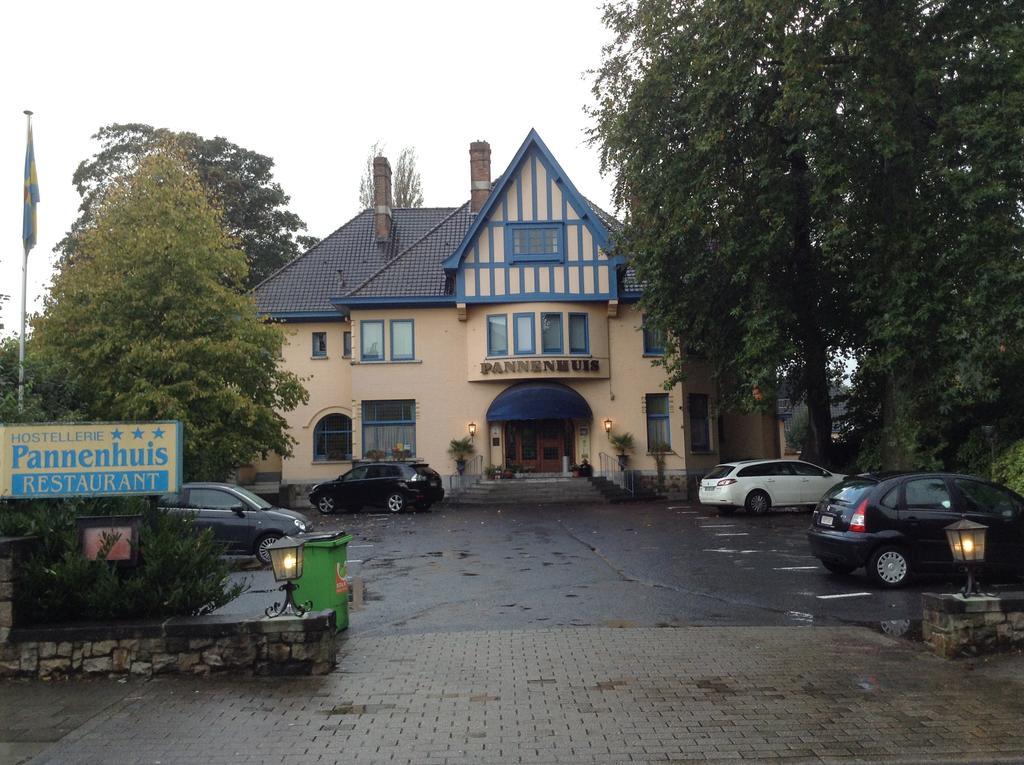 Pannenhuis 3*